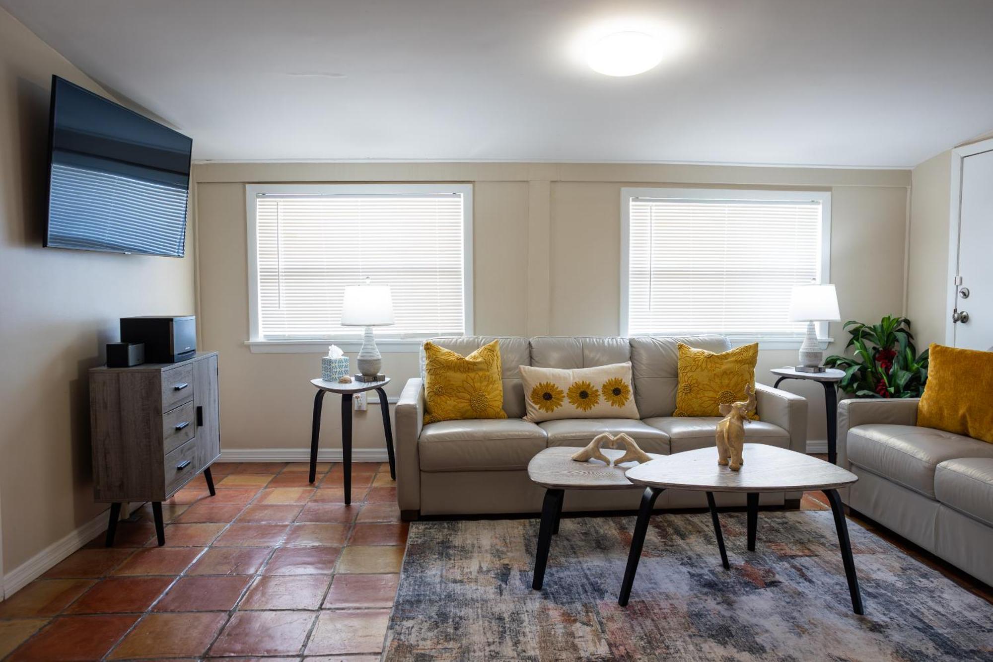 Comfy 3 Bedroom With Parking & Close To Everything Naples Exterior photo