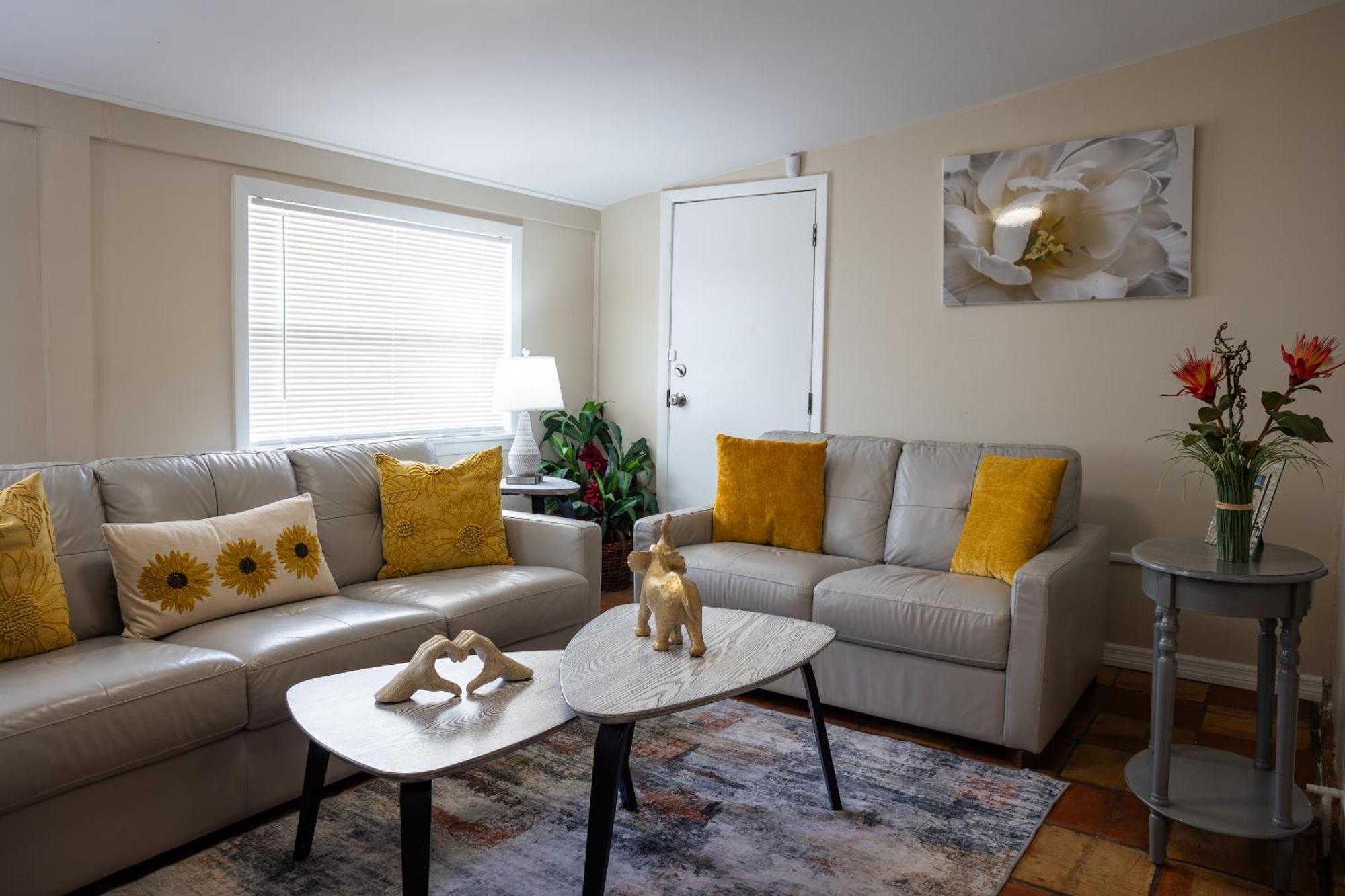 Comfy 3 Bedroom With Parking & Close To Everything Naples Exterior photo